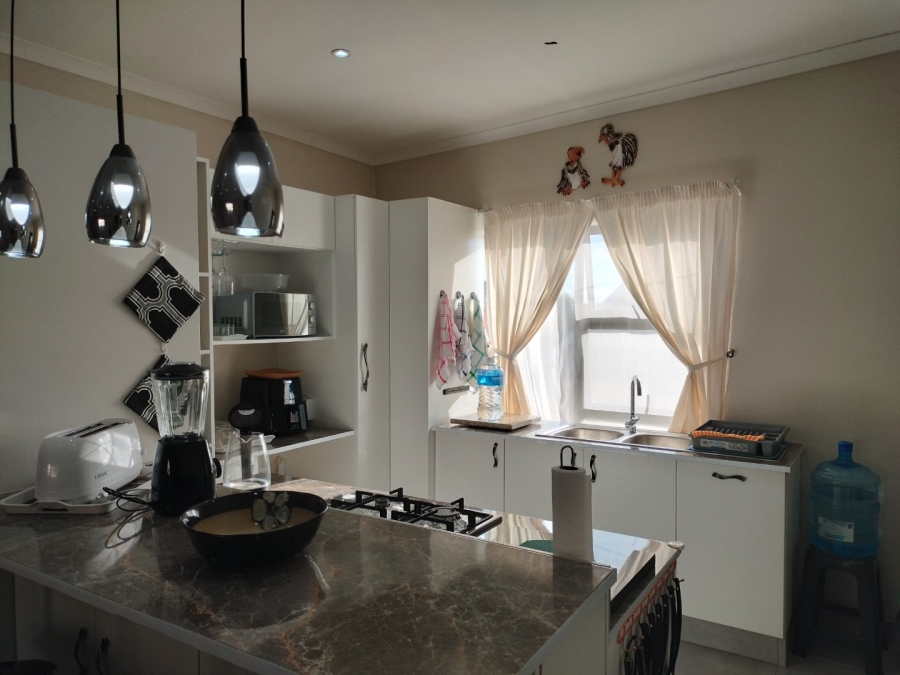 4 Bedroom Property for Sale in Fraaiuitsig Western Cape